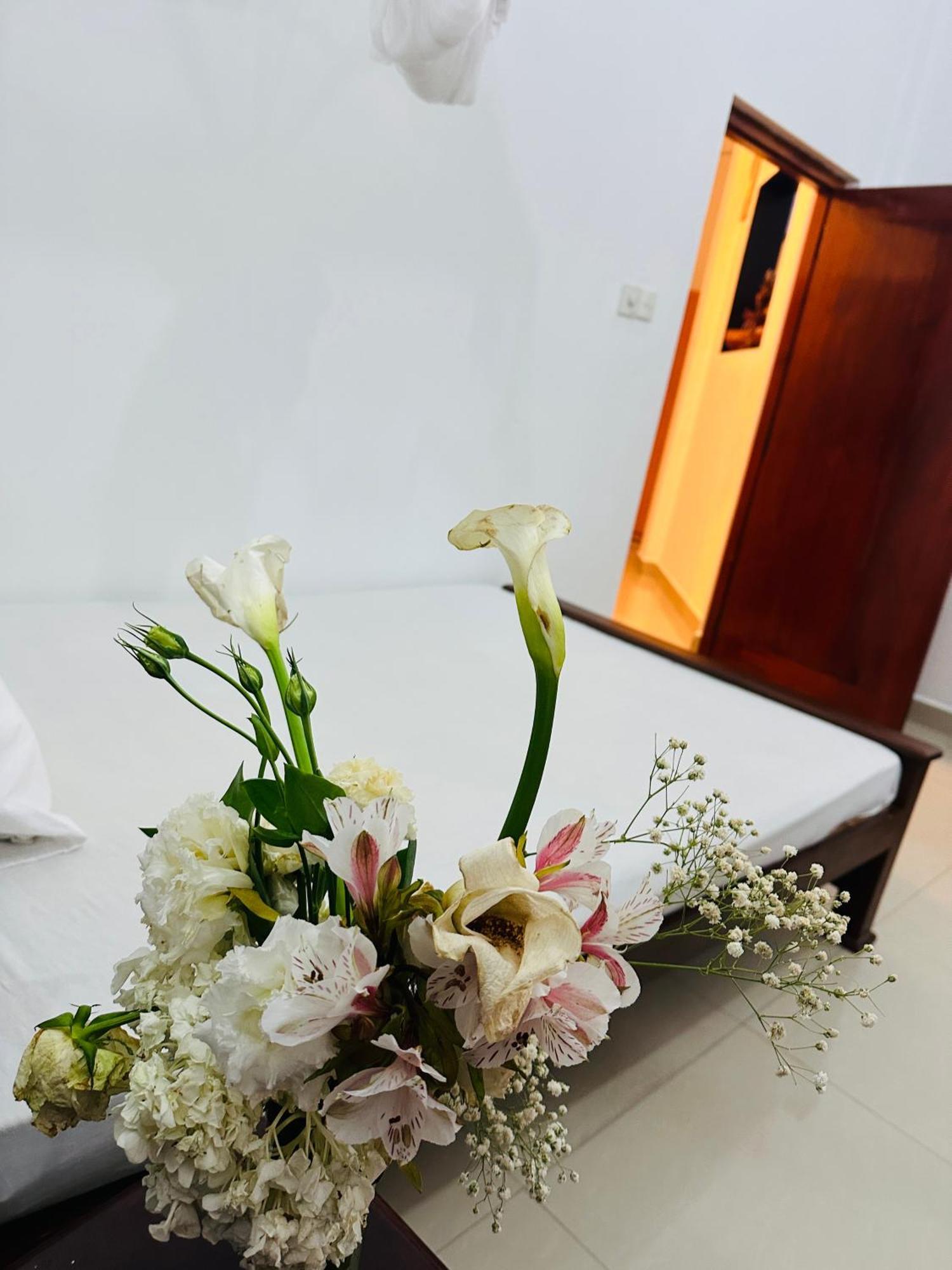 Golden Town Hotel Tangalle Buitenkant foto